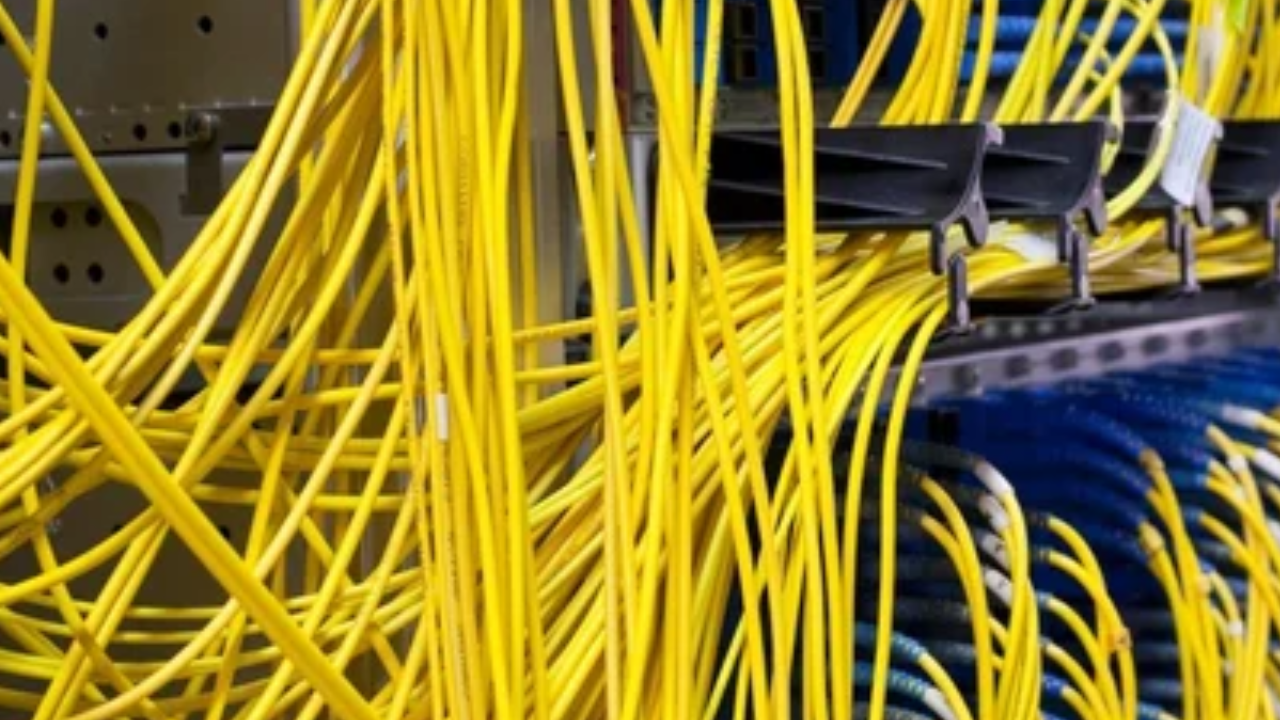 How Do Fiber Optic Enclosures Protect Cables?
